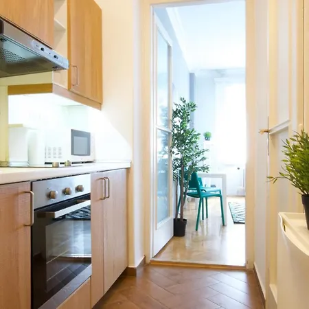 Standard By Hi5 - Asboth 15 * Budapest