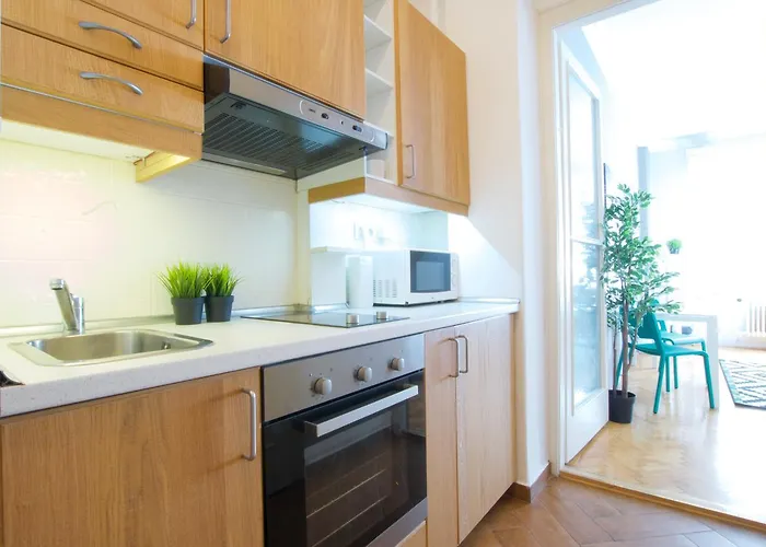 Standard By Hi5 - Asboth 15 * Budapest